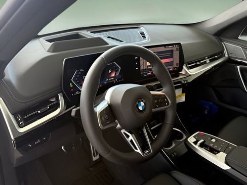 Used 2026 BMW X1 xDrive28i w/ Technology Package image 17
