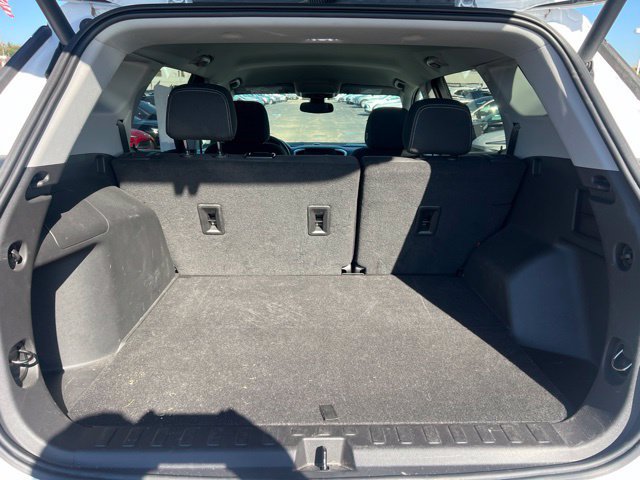 Used 2023 GMC Terrain SLE w/ Driver Convenience Package FWD image 14