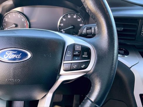 Used 2023 Ford Explorer XLT RWD image 22