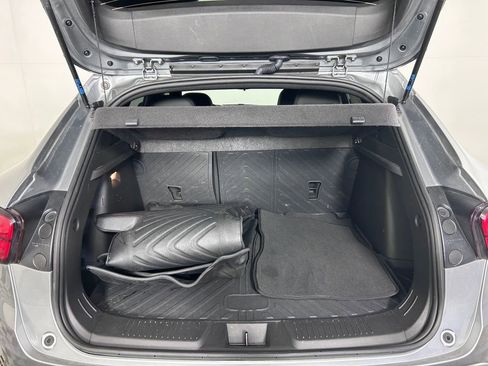 Used 2024 Chevrolet Trax RS w/ Sunroof Package FWD image 22