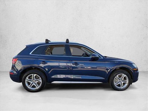 Used 2019 Audi Q5 Premium w/ Convenience Package image 4
