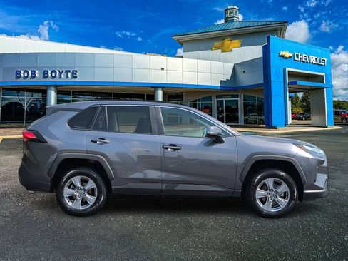 Used 2025 Toyota RAV4 XLE AWD/4WD image 8