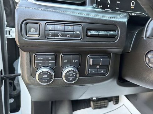 Used 2024 GMC Yukon Denali Ultimate AWD/4WD image 18