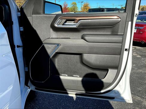 Used 2023 Chevrolet Silverado 1500 RST image 12