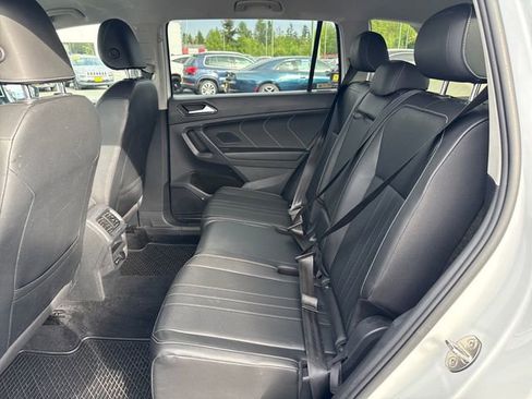 Used 2022 Volkswagen Tiguan SE AWD/4WD image 14