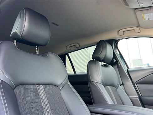 Used 2025 MAZDA CX-50 AWD 2.5 S w/ Weather Package image 21