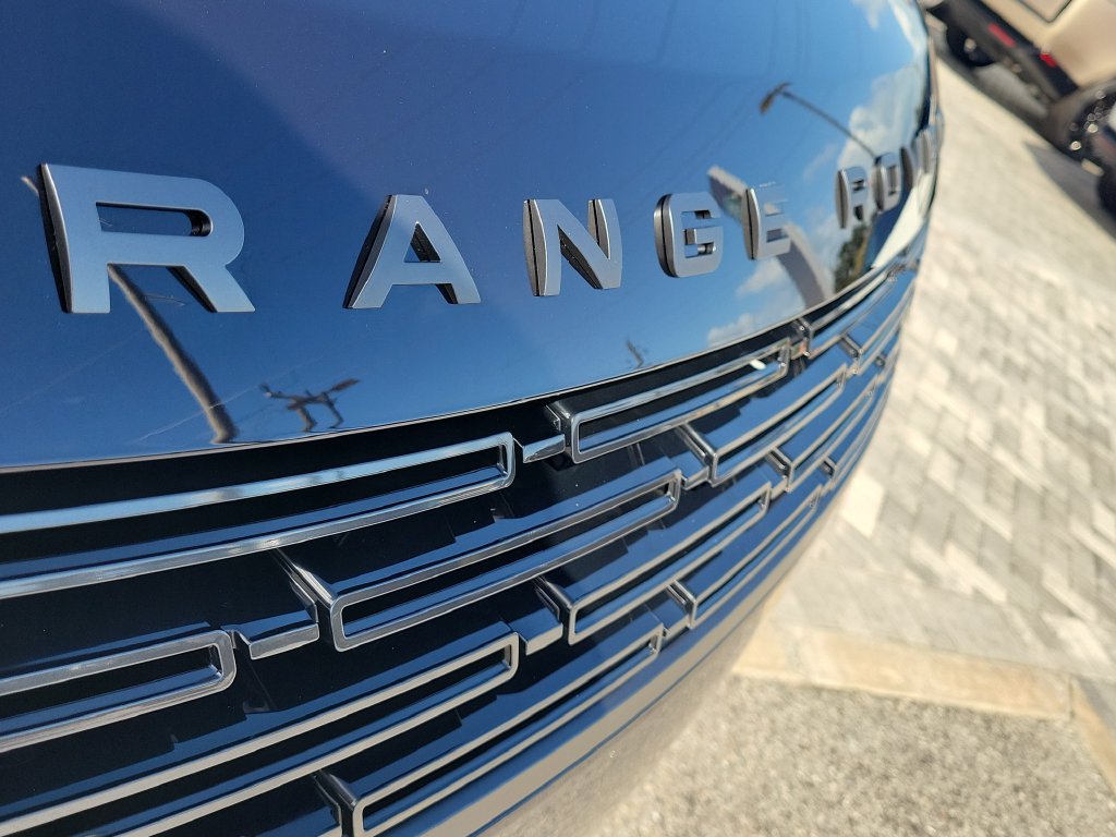 New 2027 Land Rover Range Rover Sport Dynamic SE AWD/4WD image 9
