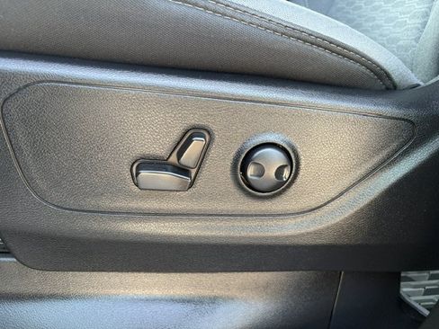 Used 2025 RAM 1500 Big Horn AWD/4WD image 12