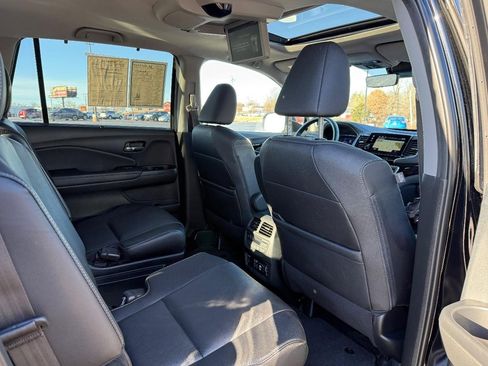 Certified 2022 Honda Pilot Touring image 12