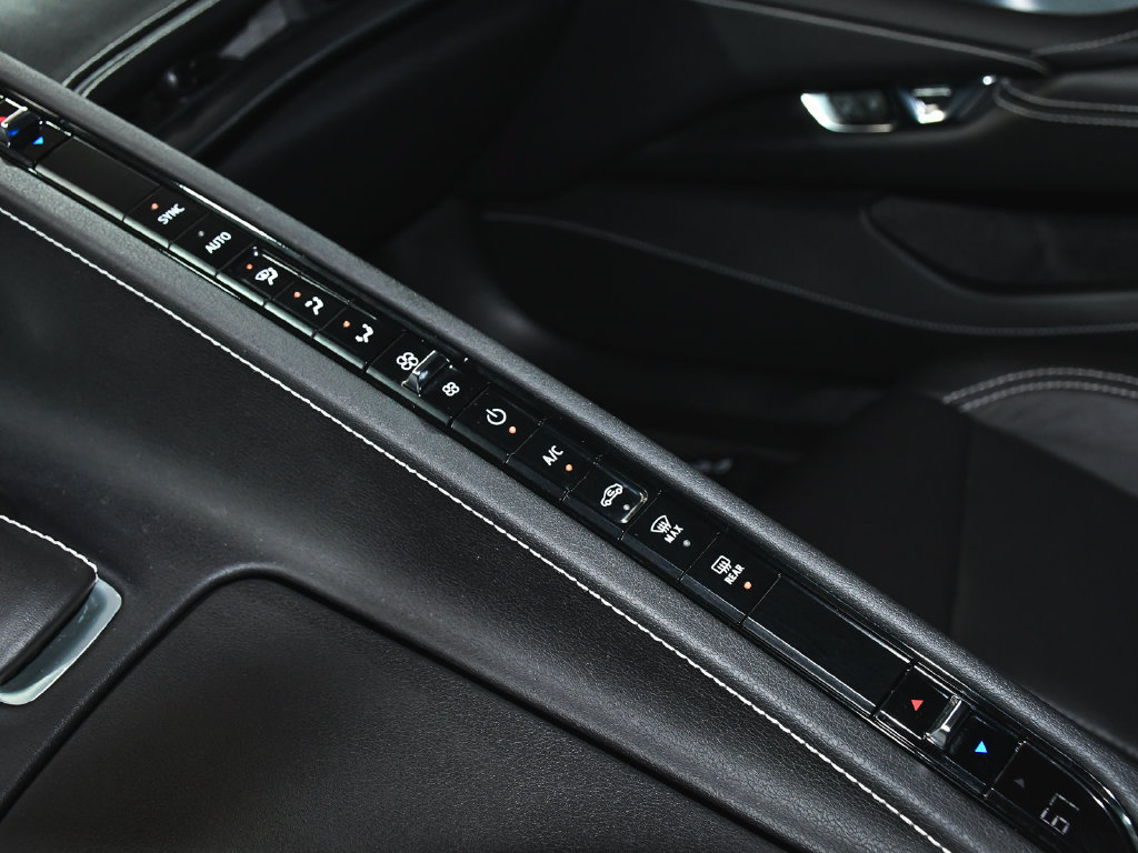Used 2025 Chevrolet Corvette E-Ray AWD/4WD image 28