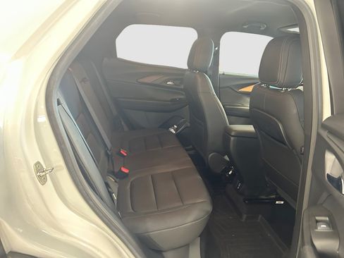 Used 2022 Chevrolet TrailBlazer ACTIV w/ Technology Package FWD image 17