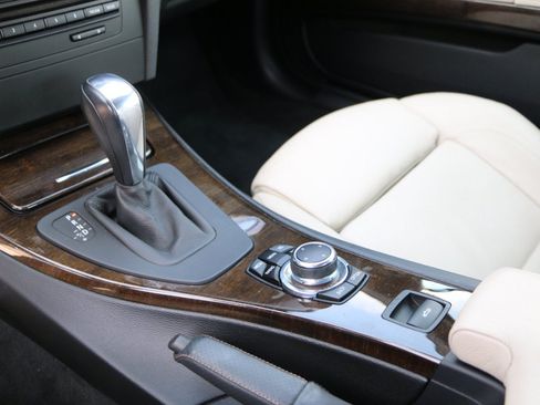 Used 2013 BMW 335i Convertible RWD image 23