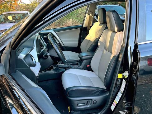 Used 2018 Toyota RAV4 Limited w/ Advanced Technology Package AWD/4WD image 9