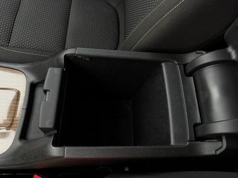Used 2020 GMC Acadia SLE FWD image 19