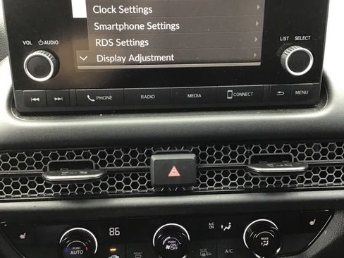 Used 2025 Honda HR-V Sport image 9