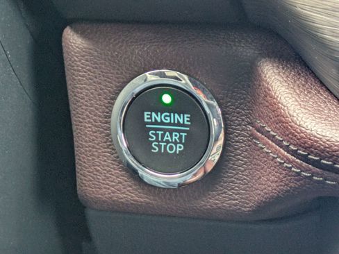 Used 2022 Ford Expedition Limited image 17