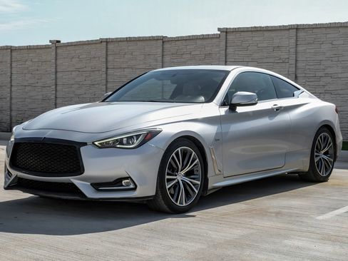 Used 2017 INFINITI Q60 3.0t w/ Cargo Package RWD image 6