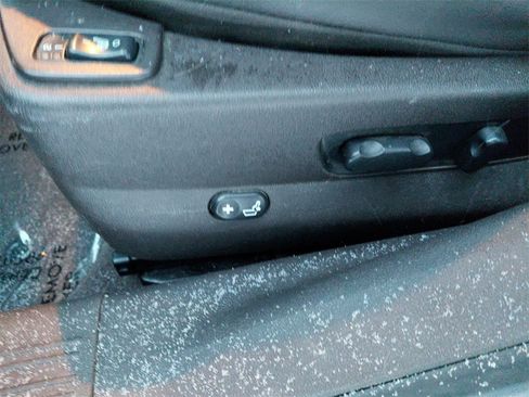 Used 2011 Chevrolet Malibu LTZ image 25