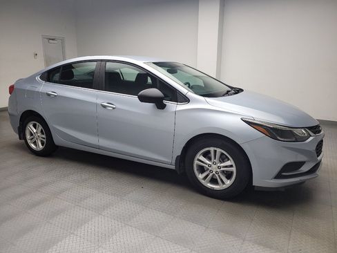Used 2017 Chevrolet Cruze LT w/ Convenience Package FWD image 11