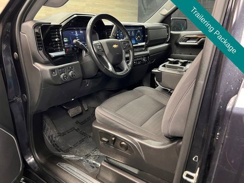 Used 2023 Chevrolet Silverado 1500 RST w/ Z71 Off-Road Package AWD/4WD image 3