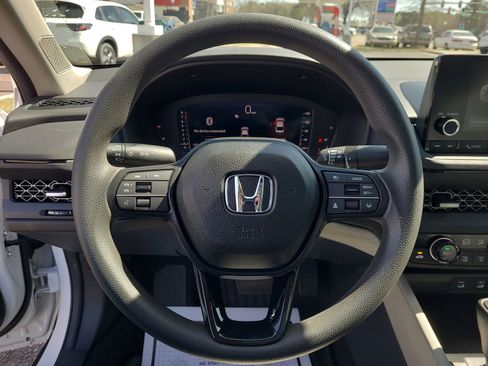 Certified 2025 Honda Accord SE image 25