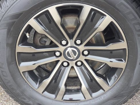 Used 2018 Nissan Armada Platinum image 11