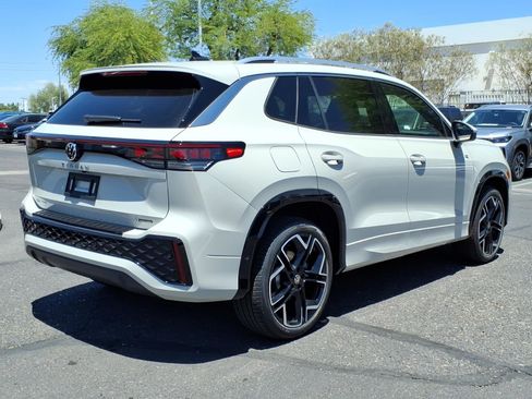 New 2026 Volkswagen Tiguan SEL R-Line AWD/4WD image 7