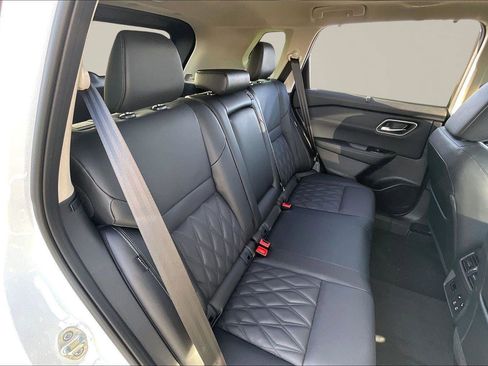 New 2026 Nissan Rogue Platinum w/ Platinum Premium Package image 10