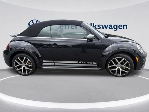 Used 2018 Volkswagen Beetle 2.0T Dune FWD image 3