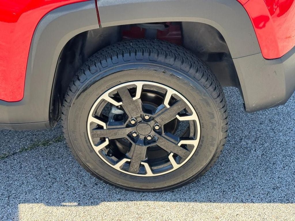 Used 2023 Jeep Renegade Trailhawk w/ Sun/Sound Group AWD/4WD image 7