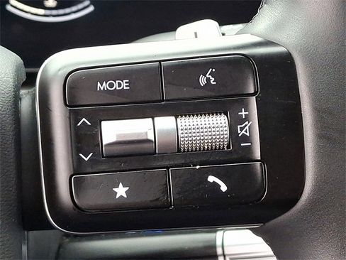 Used 2025 Hyundai Santa Fe SE image 24