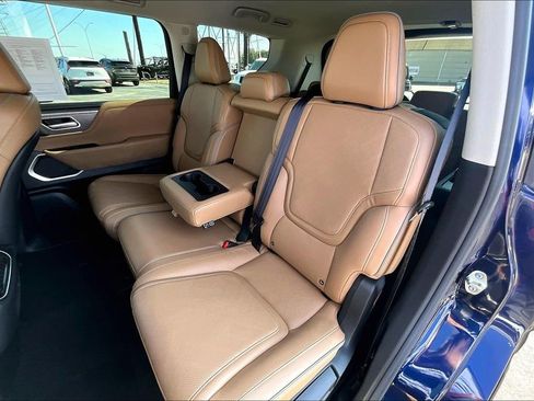 Certified 2025 INFINITI QX80 Luxe image 38