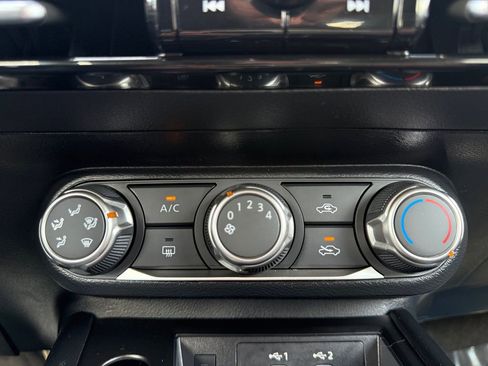 Certified 2025 Nissan Kicks SV image 29