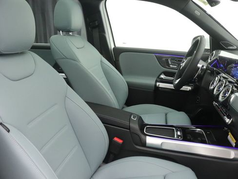New 2026 Mercedes-Benz GLB 35 AMG 4MATIC image 9