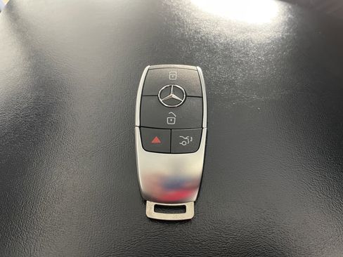 Used 2025 Mercedes-Benz GLB 250 image 23