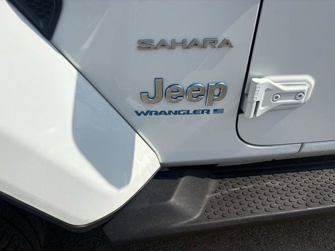 Used 2023 Jeep Wrangler Sahara w/ Cold Weather Group image 9