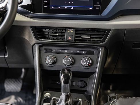 Used 2022 Volkswagen Taos SE image 34