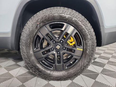 Used 2022 Rivian R1S Launch Edition image 10
