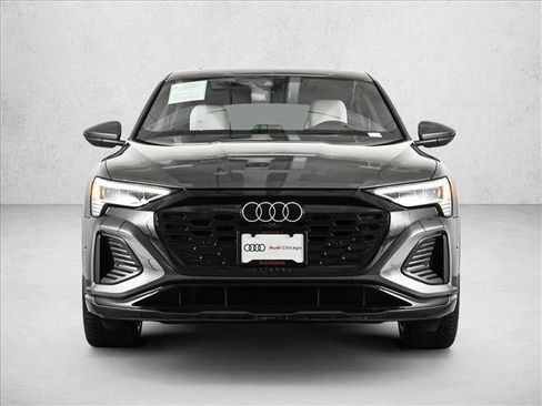 Used 2024 Audi Q8 e-tron Premium Plus AWD/4WD image 2