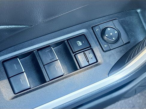 Used 2022 Toyota RAV4 XLE image 27