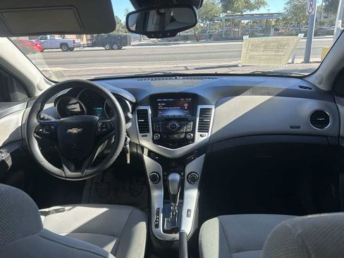 Used 2015 Chevrolet Cruze LT image 8