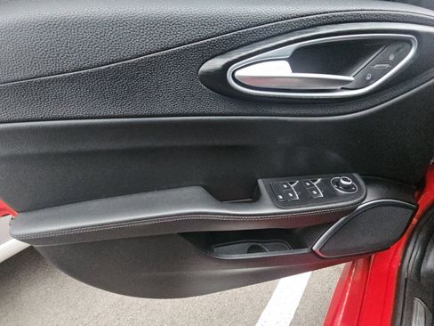 Used 2018 Alfa Romeo Giulia image 13