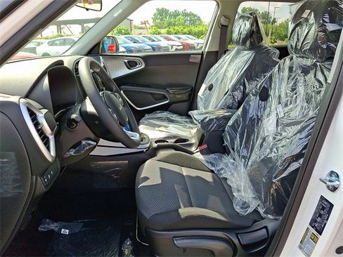 New 2025 Kia Soul LX w/ LX Technology Package image 9