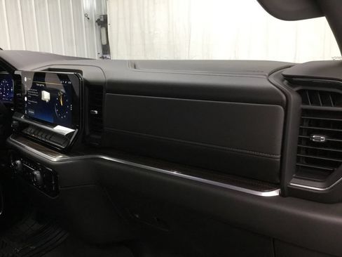 Used 2022 Chevrolet Silverado 1500 LT AWD/4WD image 44