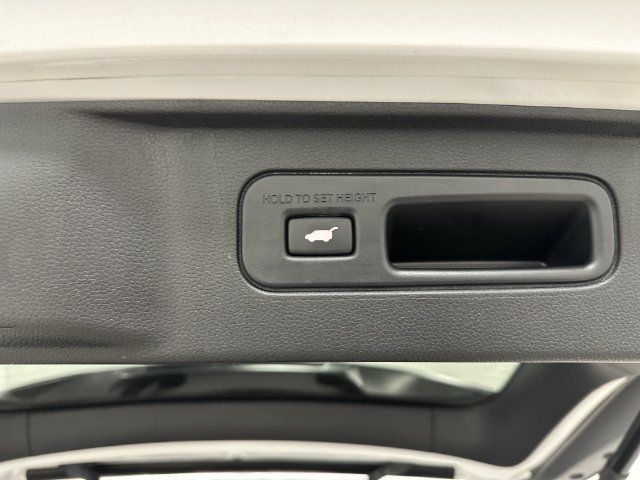 Used 2025 Honda Pilot EX-L image 18