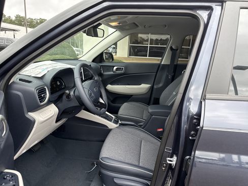 New 2026 Hyundai Venue SEL FWD image 10