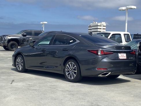 Used 2025 Lexus ES 350 w/ Accessory Package (Z2) FWD image 5