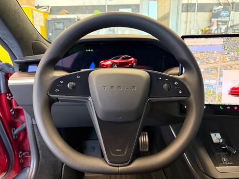 Used 2025 Tesla Model S image 9