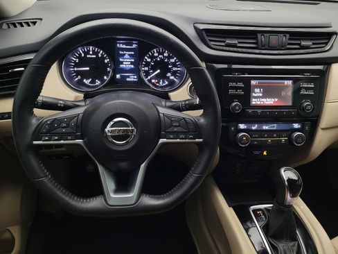 Used 2017 Nissan Rogue SV image 22