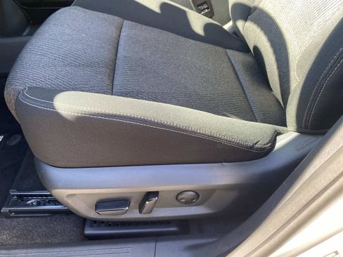 Used 2024 Nissan Rogue SV image 24